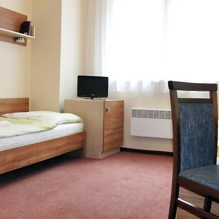 Rekreačné Zariadenie Crocus Hotel 2*
